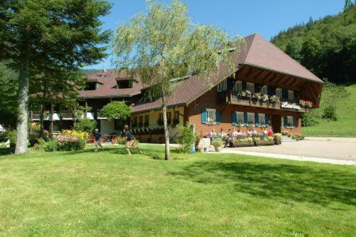 Hotel Lawine Todtnau Eksteriør bilde